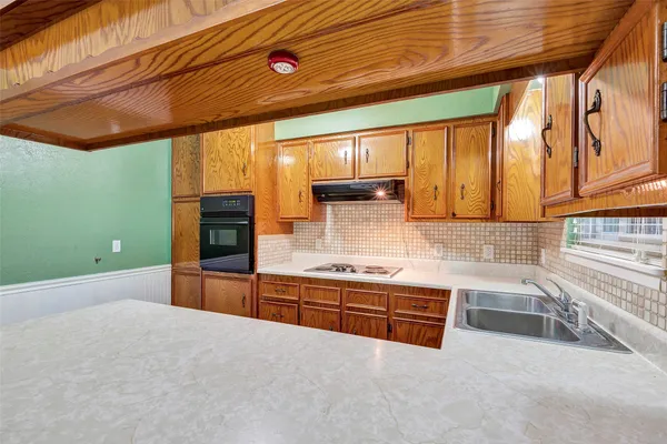 $164,000 | 302 Walnut Cove Road, Onalaska, TX 77360