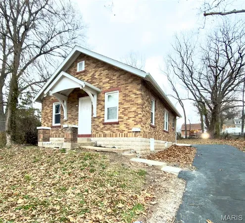 $1,300 | 719 Tiffin Avenue, St. Louis, MO 63135