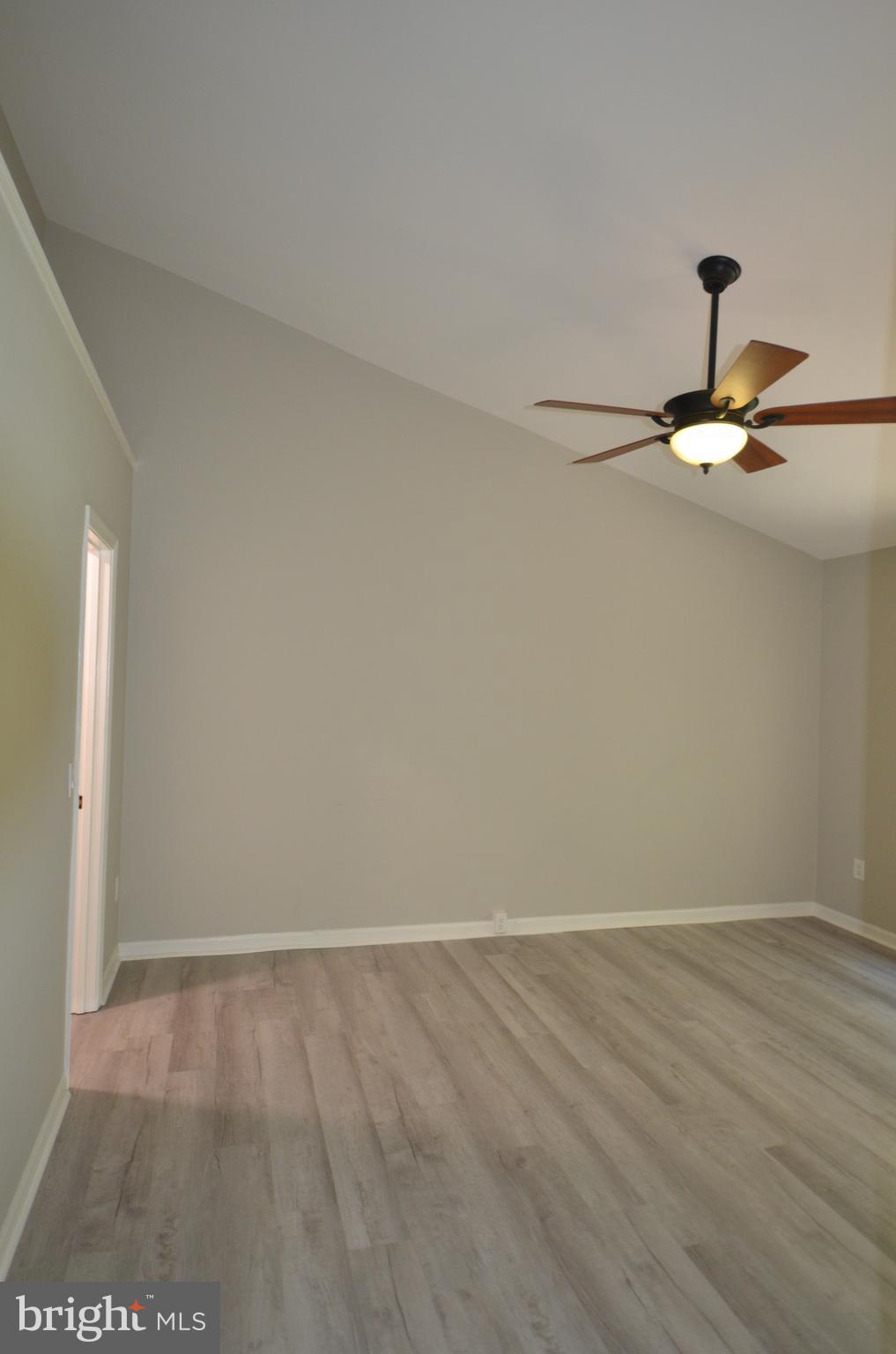 7559 Westmore Drive Springfield, VA 22150 - Photo 20 of 42 Primary Bedroom's elegant "Santa Fe" Ceiling