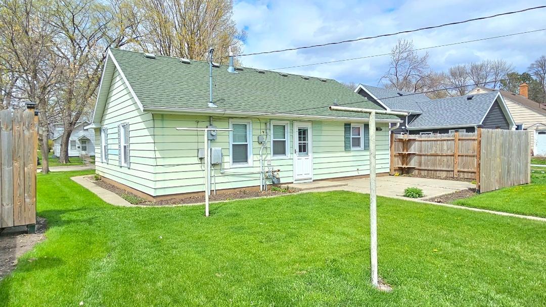 102 East 9th Street Morris, MN 56267 - Photo 2 of 35