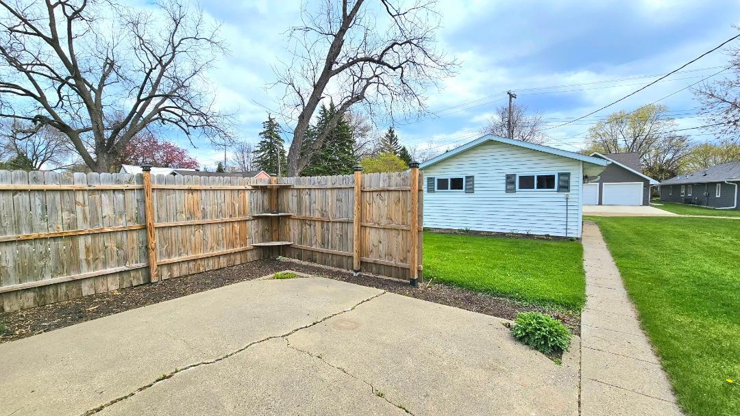 102 East 9th Street Morris, MN 56267 - Photo 28 of 35