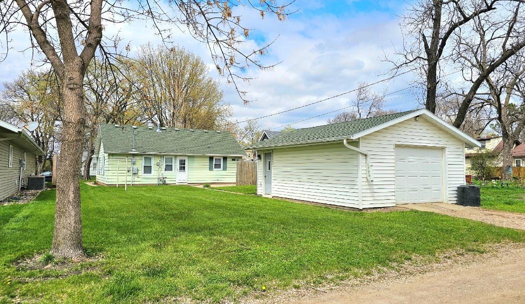 102 East 9th Street Morris, MN 56267 - Photo 4 of 35