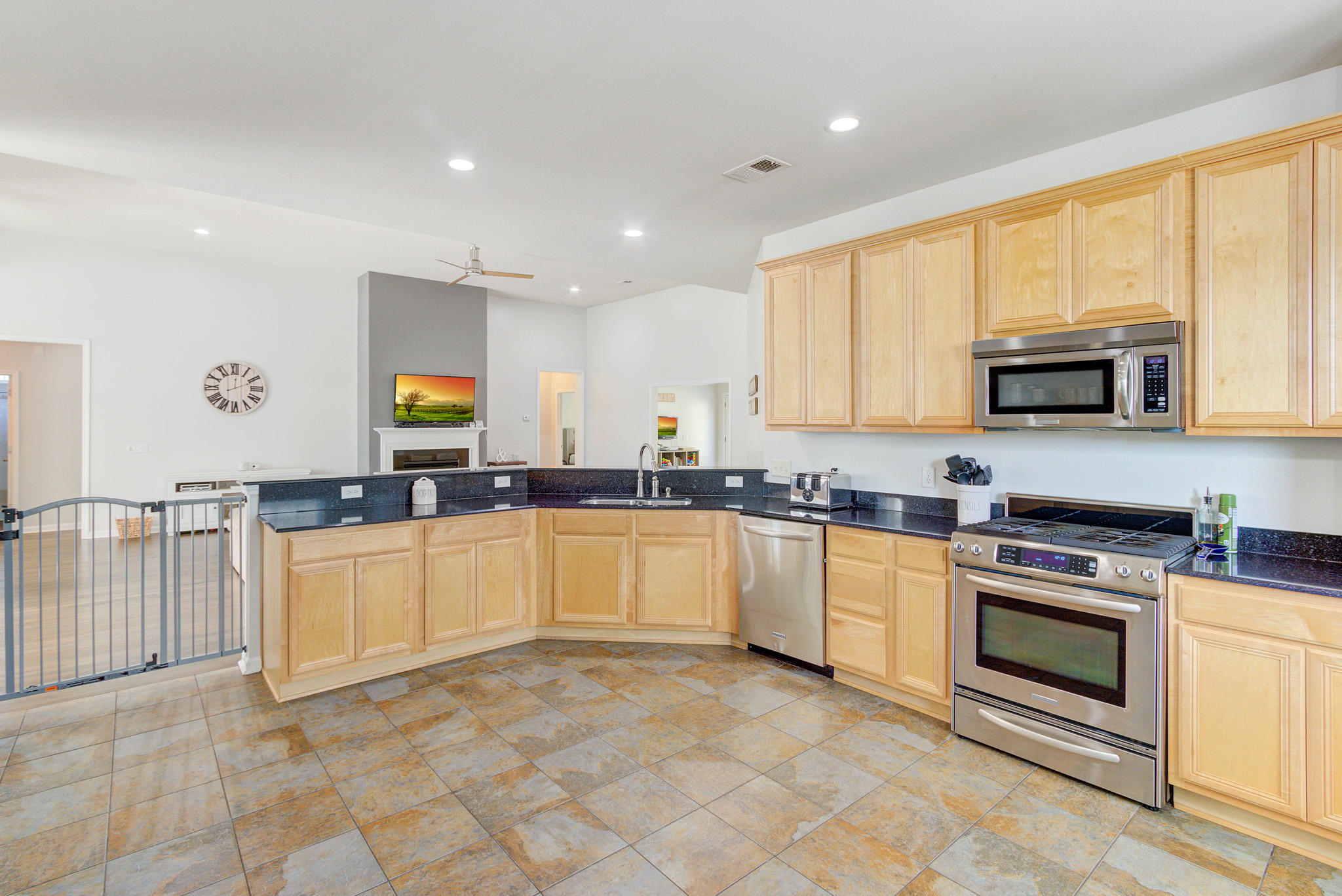 391 Decatur Drive Summerville, SC 29486 - Photo 15 of 38 391 Decatur, Summerville SC (18)