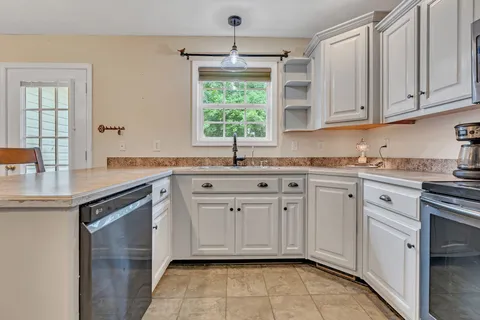 $350,000 | 125 Hickory Ridge Lane, Hartsville, TN 37074