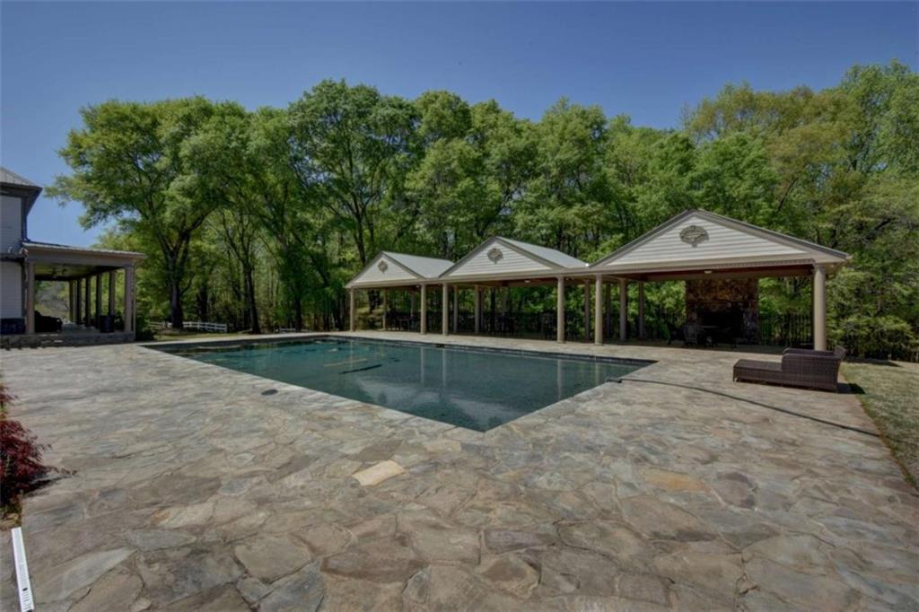 7527 Highway 326 Commerce, GA 30530 - Photo 6 of 57