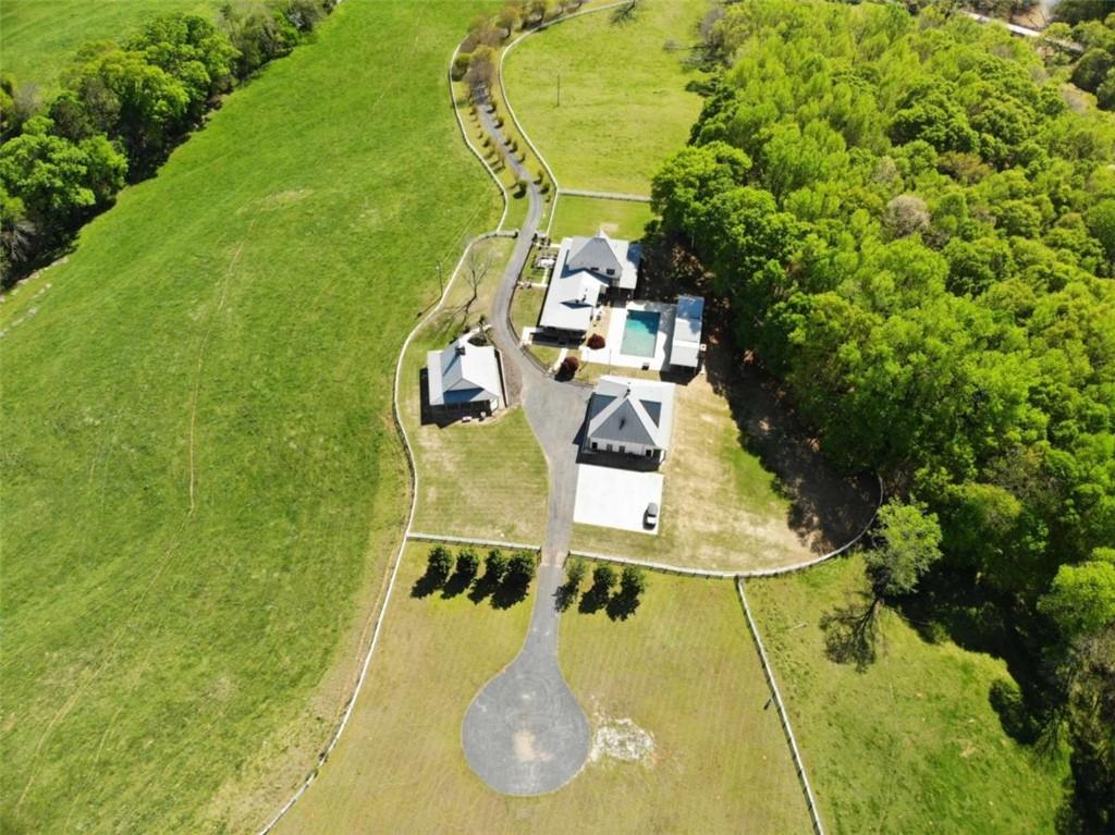 7527 Highway 326 Commerce, GA 30530 - Photo 8 of 57