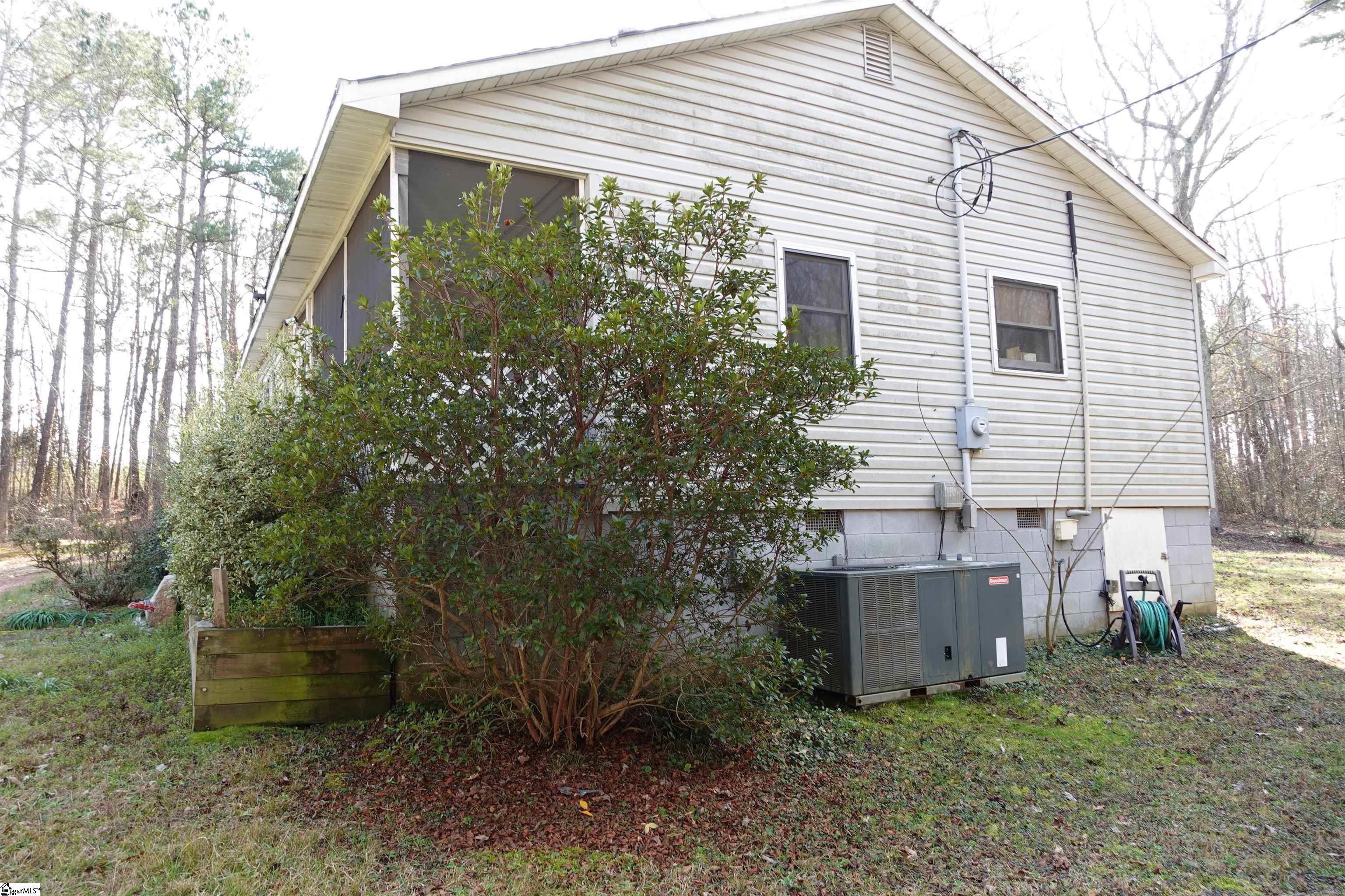 1607 Sexton Gin Road Starr, SC 29684 - Photo 3 of 25