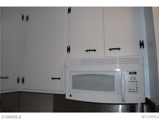 9400 Staples Mill Road Glen Allen, VA 23060 - Photo 6 of 15 Kitchen