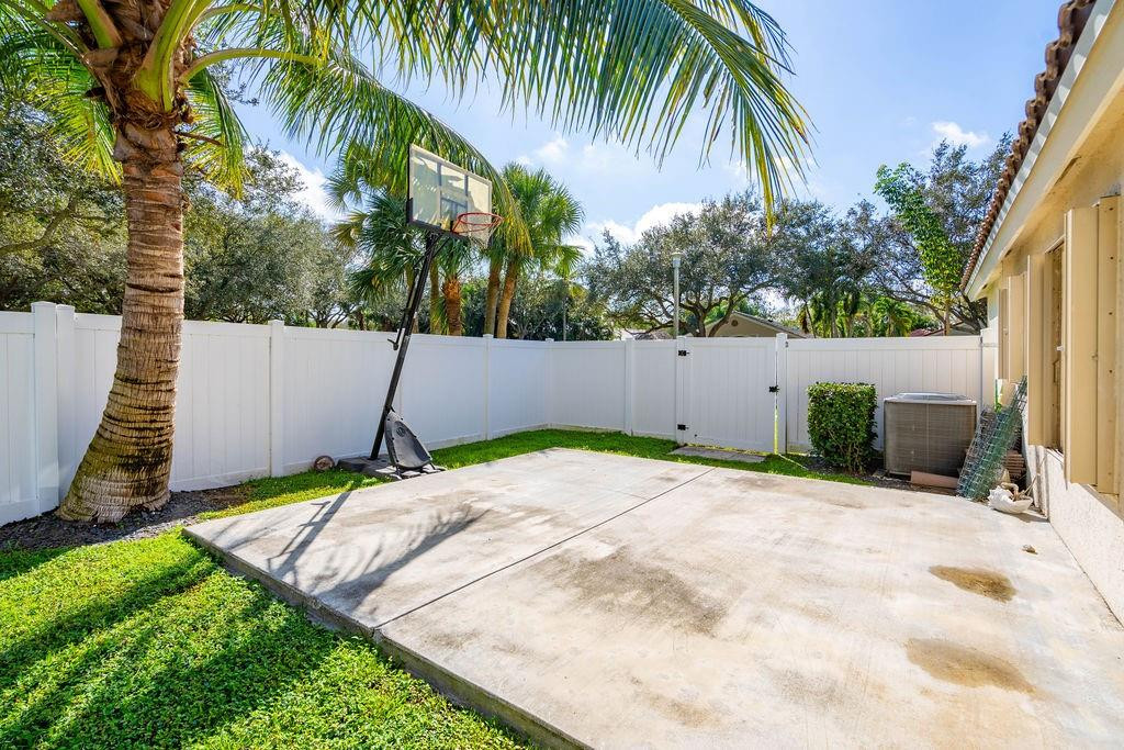 3955 Sabal Lakes Road Delray Beach, FL 33445 - Photo 33 of 37 Photo 33