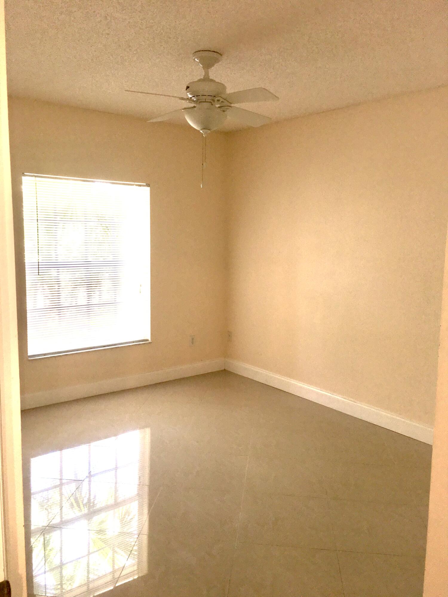 5016 Lantana Road, Unit 1309 Lake Worth, FL 33463 - Photo 4 of 12 9BB6A542-03D9-4ABE-84BA-E122AF2454C8