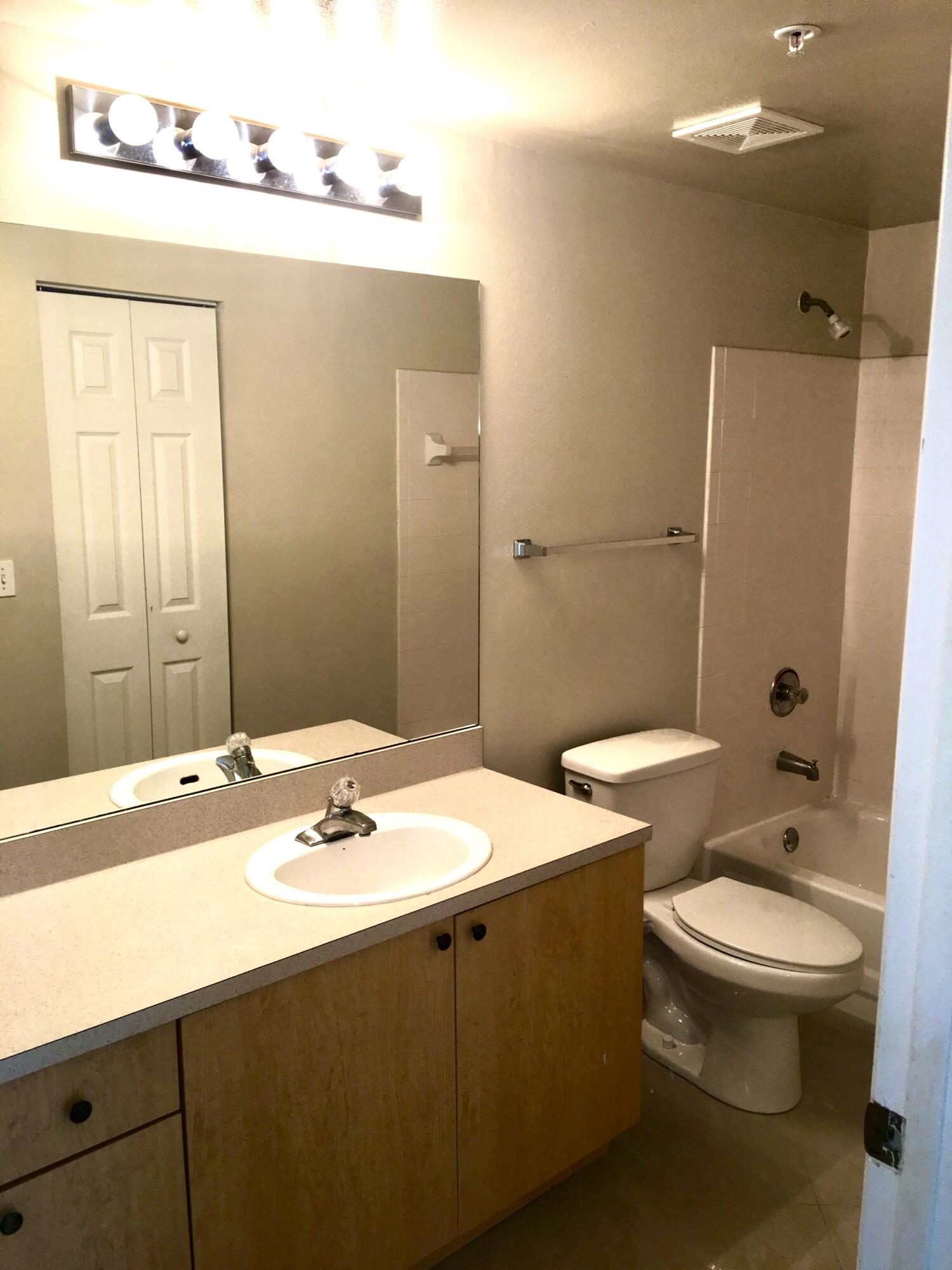 5016 Lantana Road, Unit 1309 Lake Worth, FL 33463 - Photo 7 of 12 4C8B005B-B2BA-4902-8D79-CC1519BC32D5