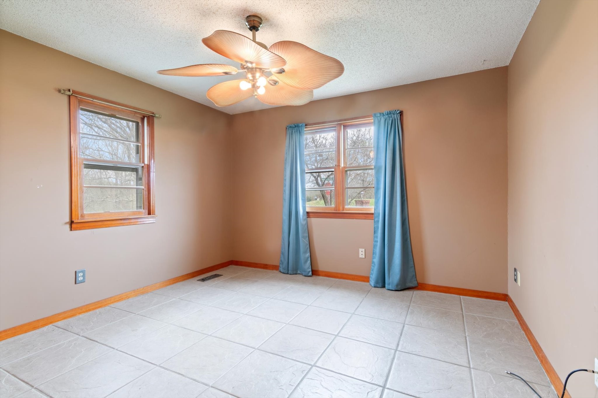 5429 Baxter Road Baxter, TN 38544 - Photo 20 of 36 a view of an empty room with a window