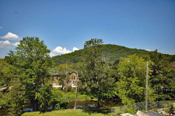 $479,900 | 40 B Beech Street, Unit B, Bristol, NH 03222