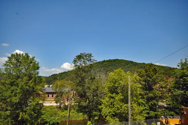$479,900 | 40 B Beech Street, Unit B, Bristol, NH 03222