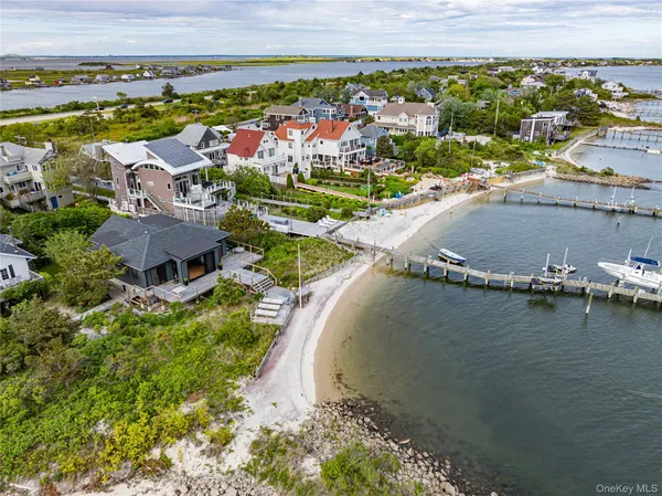 $990,990 | 94 Savannah Walk, Babylon, NY 11702