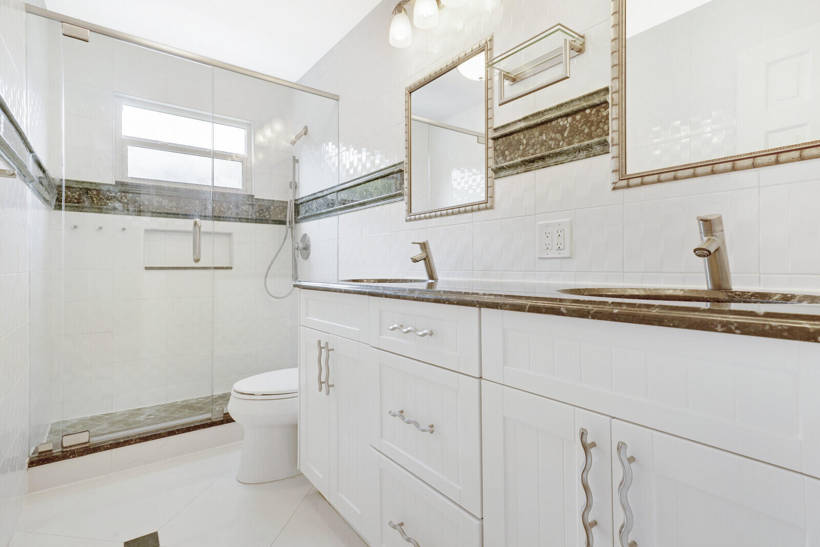 4177 Northwest 28th Way Boca Raton, FL 33434 - Photo 38 of 44 Upstairs guest bath