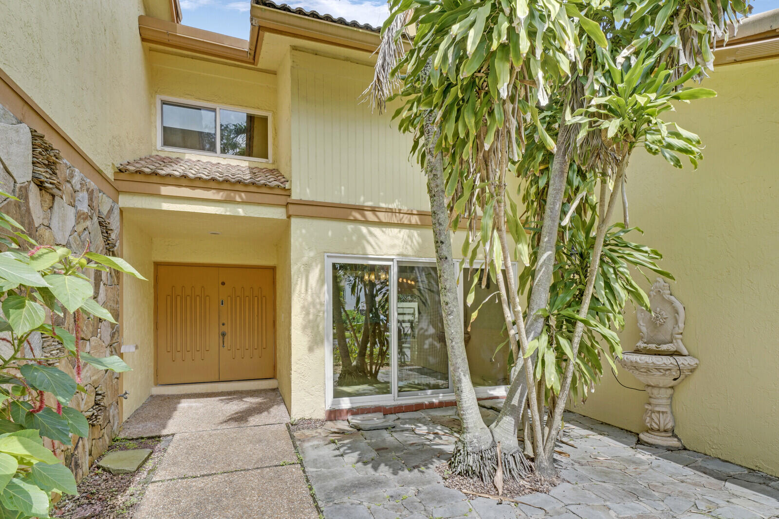 4177 Northwest 28th Way Boca Raton, FL 33434 - Photo 6 of 44 Front elevation