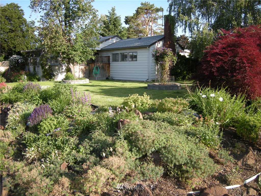 214 North Canyon Road Yakima, WA 98901 - Photo 1 of 4 Gallery Image 1