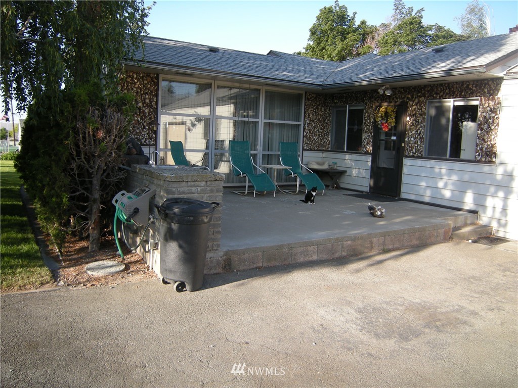 214 North Canyon Road Yakima, WA 98901 - Photo 2 of 4 Gallery Image 2