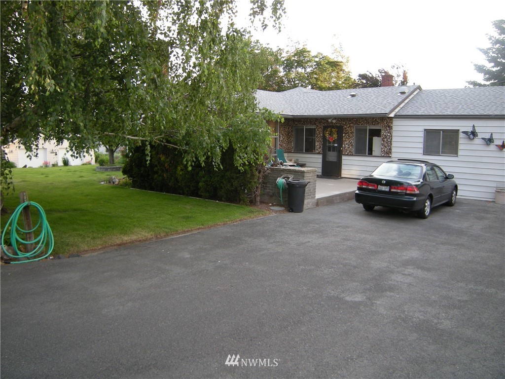 214 North Canyon Road Yakima, WA 98901 - Photo 4 of 4 Gallery Image 4