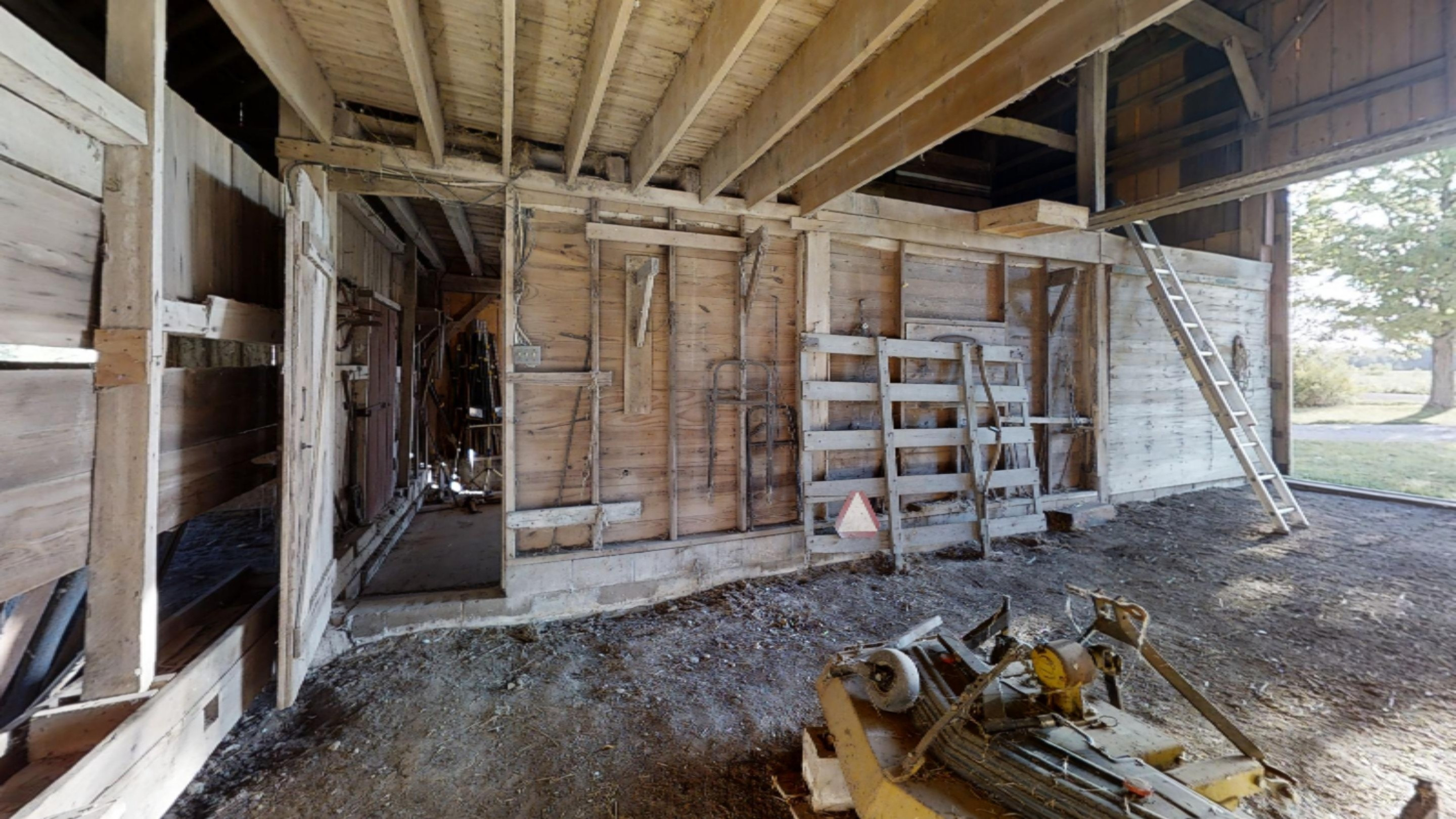 16431 South Schwark Road Three Oaks, MI 49128 - Photo 17 of 33 Vavra middle of barn looking south eastB