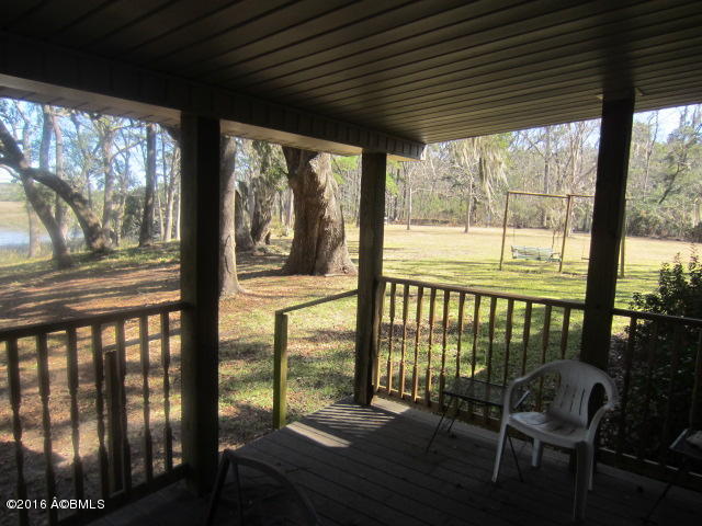 13 Middle River Road Beaufort, SC 29906 - Photo 8 of 43 IMG_2590