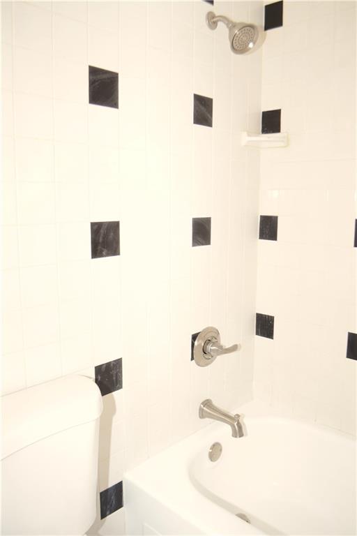 131 McIntyre Road Pittsburgh, PA 15237 - Photo 21 of 25 Tile shower surround