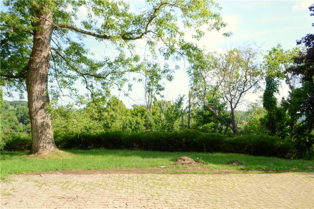 131 McIntyre Road Pittsburgh, PA 15237 - Photo 25 of 25 Property extends beyond hedge row