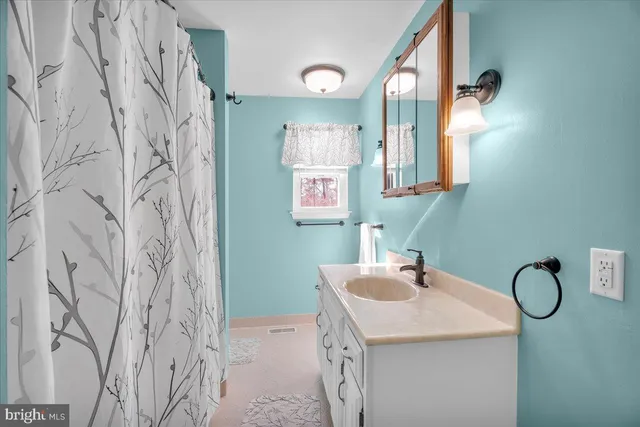 $399,900 | 13 Woodshire Drive, Sicklerville, NJ 08081