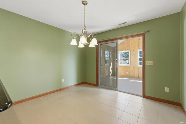 $273,500 | 1404 Virginia Lane, Auburn, IN 46706