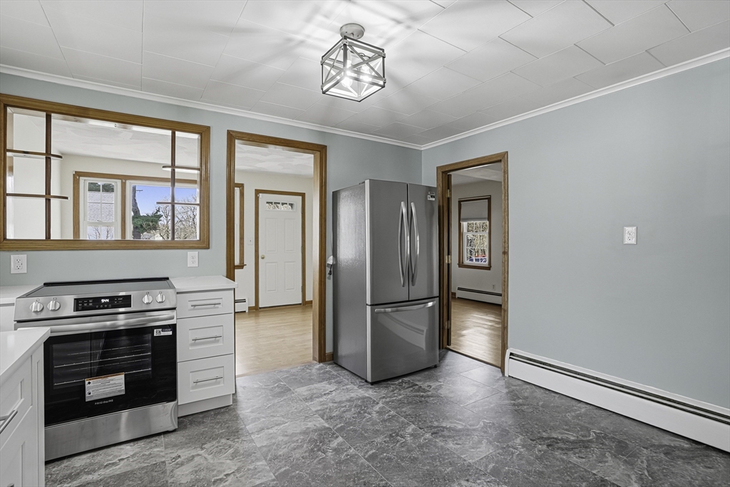 71 Pickering Avenue Bellingham, MA 02019 - Photo 6 of 27