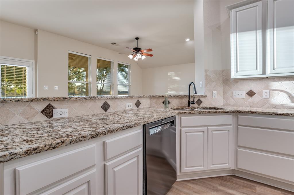 2129 Clubside Drive Corinth, TX 76210 - Photo 13 of 39