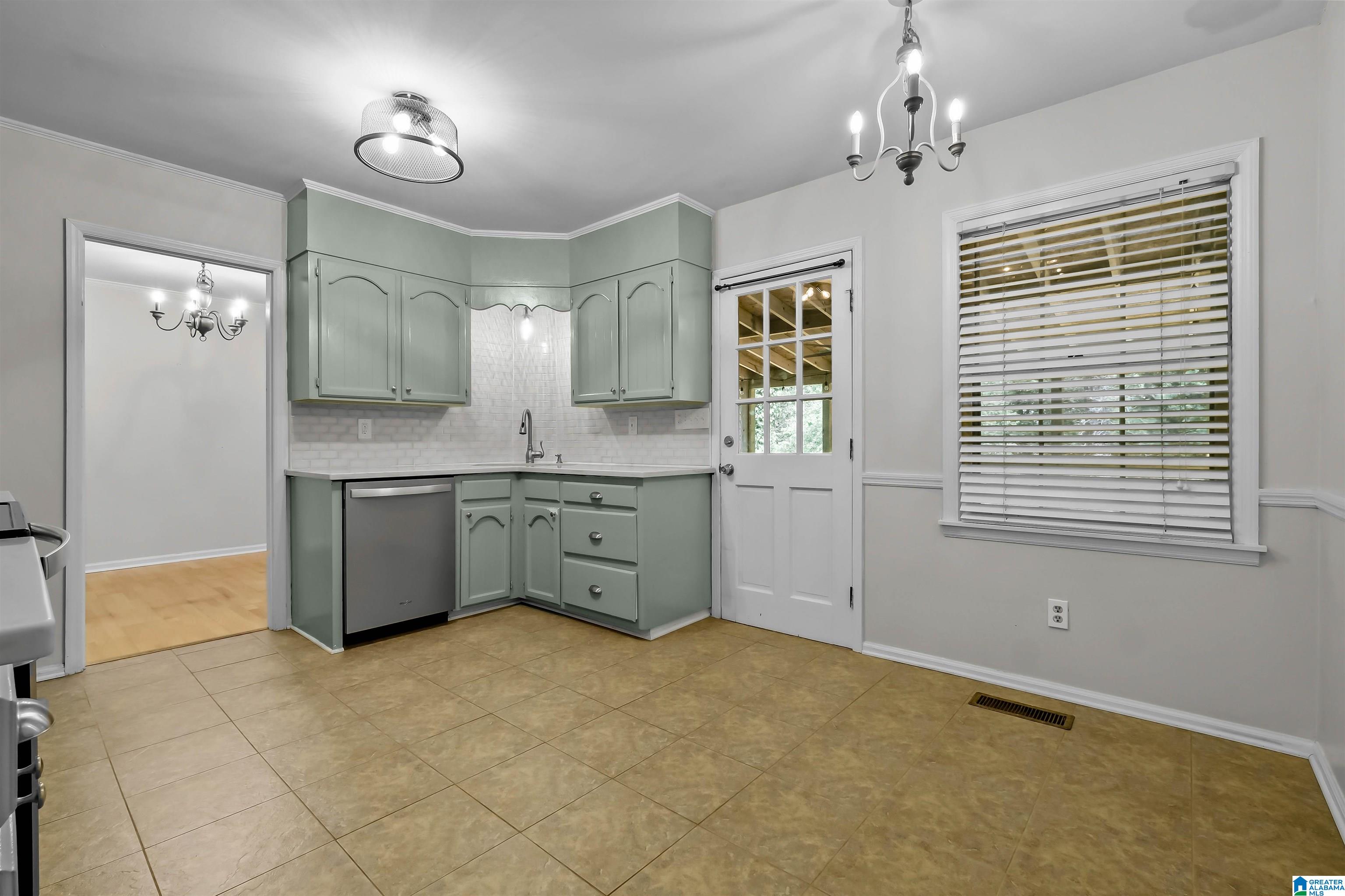 5027 Indian Valley Road Birmingham, AL 35244 - Photo 13 of 39