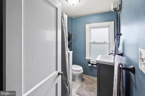 $325,000 | 17 Upland Road, Brookhaven, PA 19015