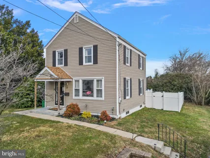 $325,000 | 17 Upland Road, Brookhaven, PA 19015