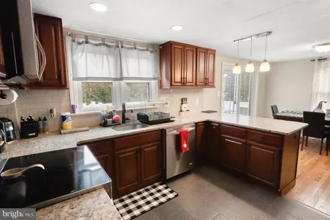 $325,000 | 17 Upland Road, Brookhaven, PA 19015