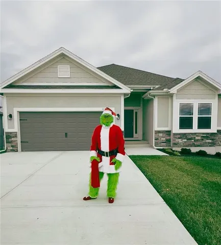 $424,999 | 11437 North Auburndale Circle, Kansas City, MO 64157