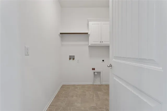 $424,999 | 11437 North Auburndale Circle, Kansas City, MO 64157