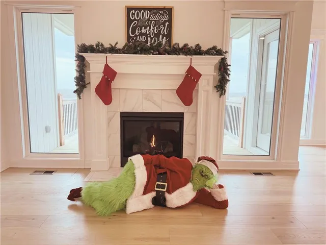 $424,999 | 11437 North Auburndale Circle, Kansas City, MO 64157