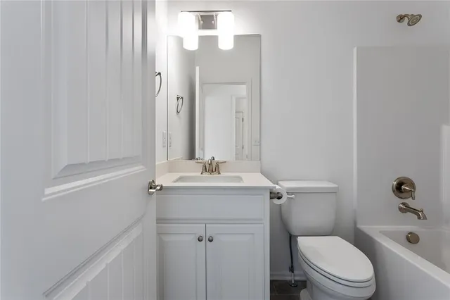 $424,999 | 11437 North Auburndale Circle, Kansas City, MO 64157