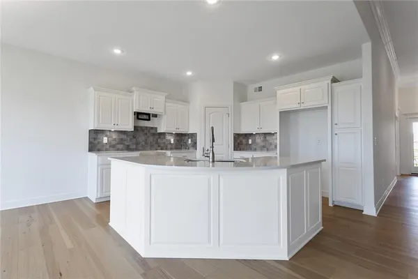 $424,999 | 11437 North Auburndale Circle, Kansas City, MO 64157