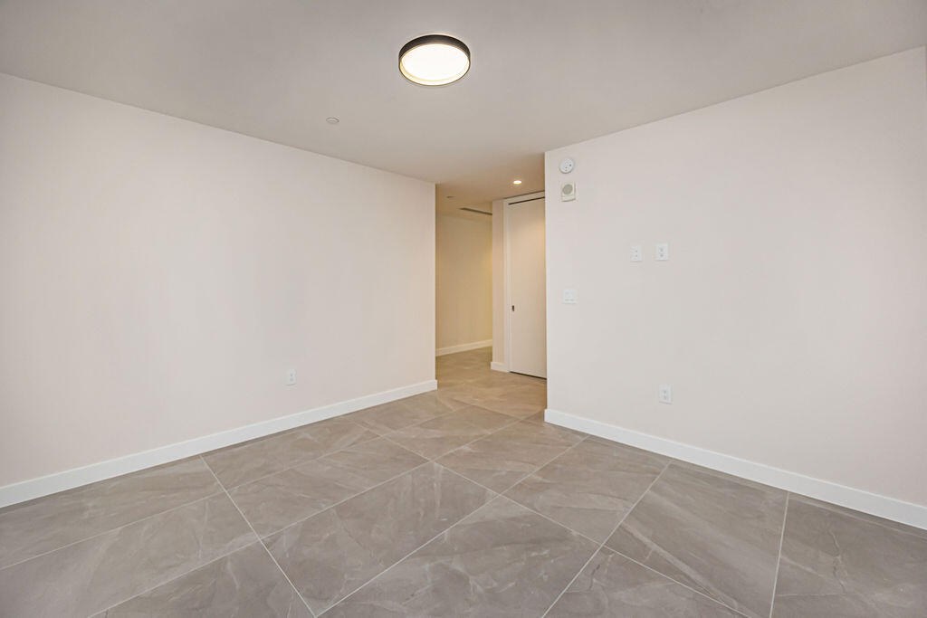 220 Southeast Mizner Boulevard, Unit 204 Boca Raton, FL 33432 - Photo 8 of 86 0005_5137