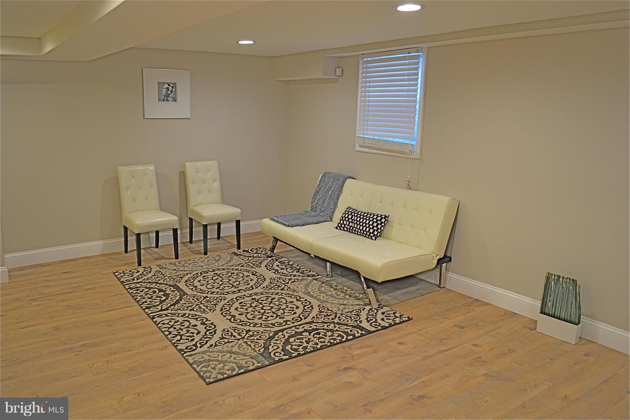 7207 East Forest Road Landover, MD 20785 - Photo 12 of 17 Living Room