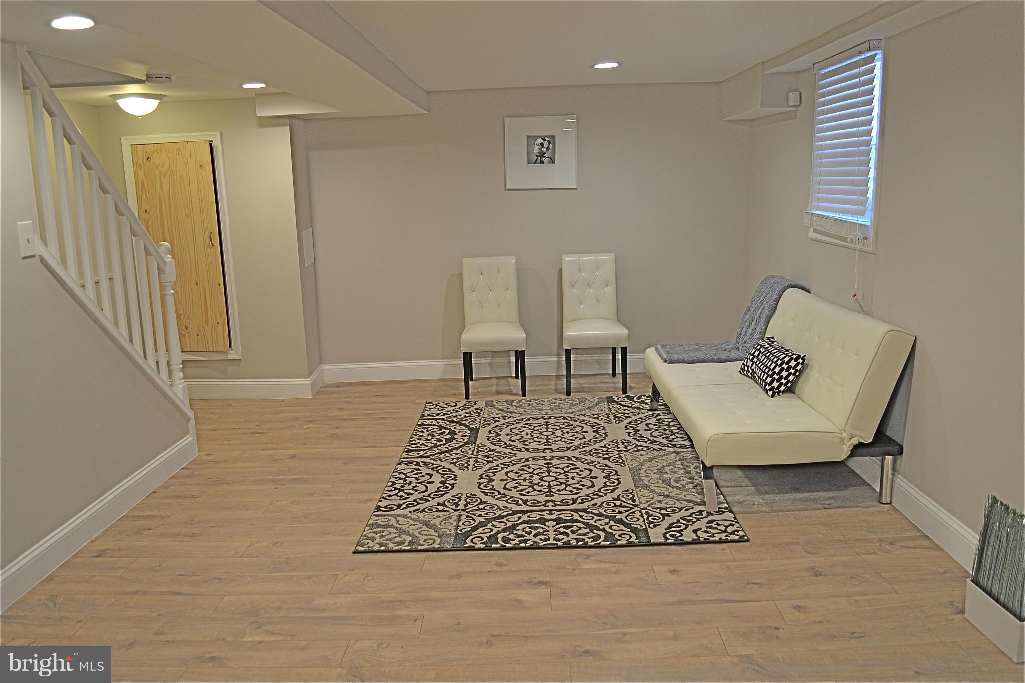 7207 East Forest Road Landover, MD 20785 - Photo 13 of 17 Living Room