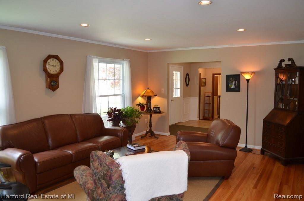 35872 Johnstown Road Farmington, MI 48335 - Photo 10 of 55 DSC_0119 (1024x678).jpg