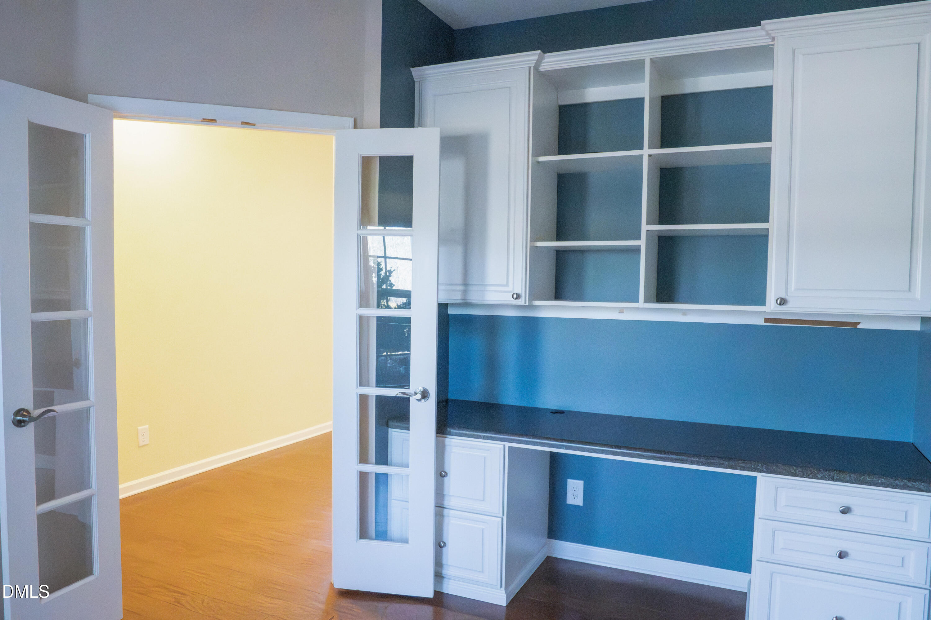 314 Rosedale Creek Drive Durham, NC 27703 - Photo 20 of 33 a room with a window