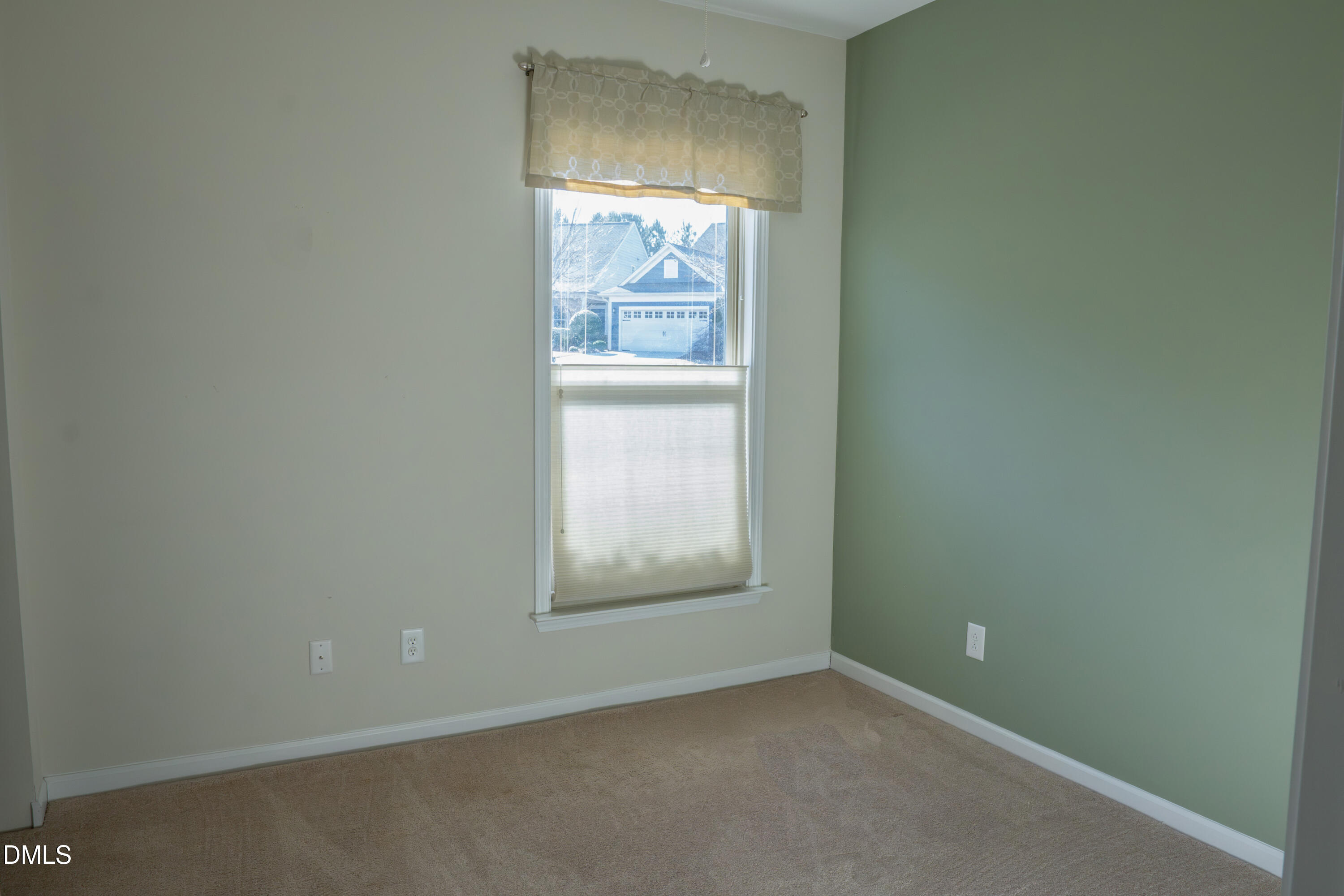 314 Rosedale Creek Drive Durham, NC 27703 - Photo 24 of 33 an empty room with a window