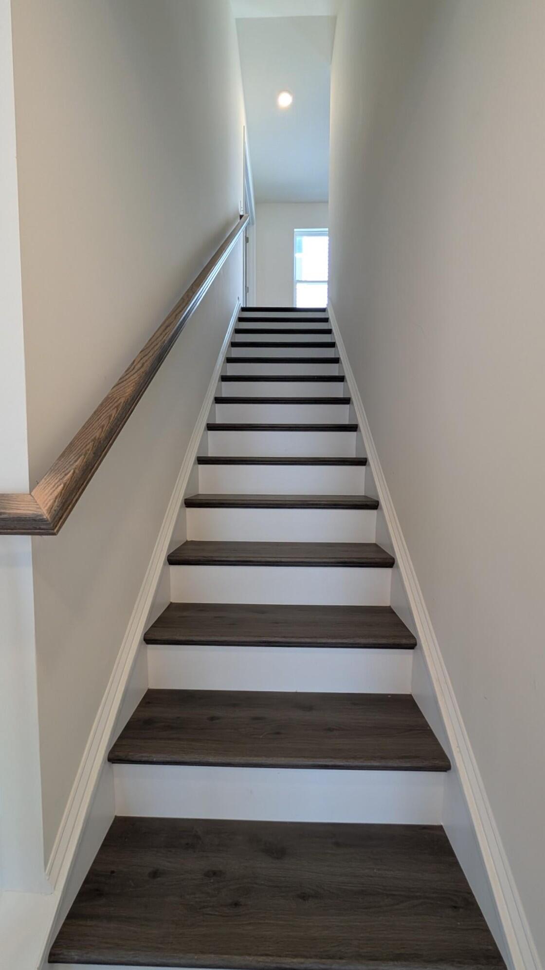 227 Palfrey Drive Ridgeville, SC 29472 - Photo 5 of 24 Hardwood Treads