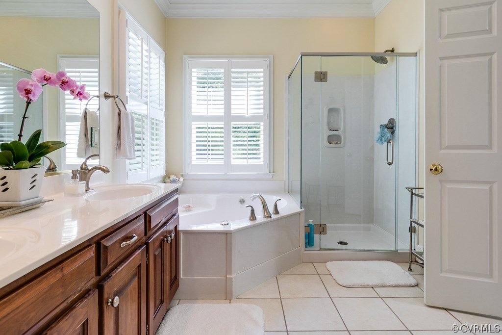 304 Hill Point Road Richmond, VA 23238 - Photo 28 of 50 Master Bath with double sinks, whirlpool tub, glas