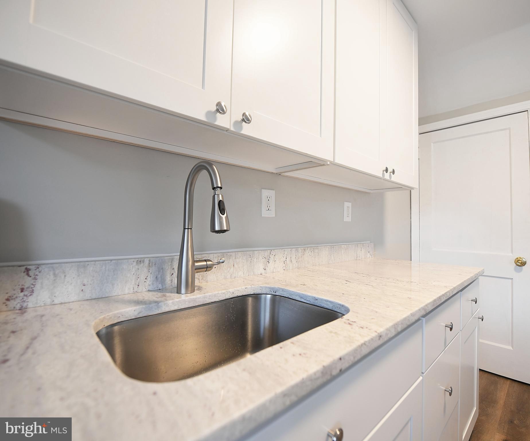 2240 Redthorn Road Baltimore, MD 21220 - Photo 11 of 39 Kitchen